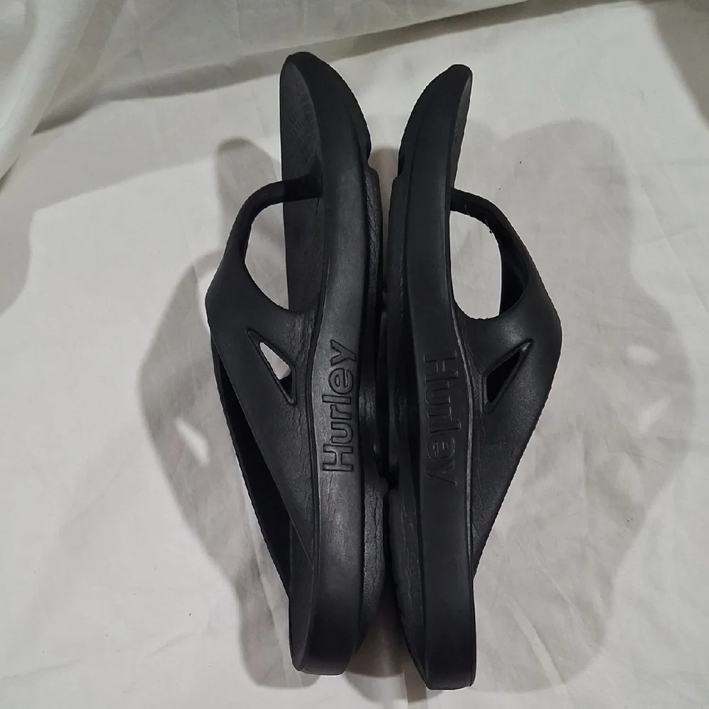 Hurley Women's  Black Flip-Flops Size 13